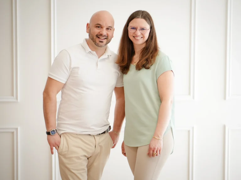 Links Inhaber Patrick Velandia mit seiner Ehefrau Nadine rechts